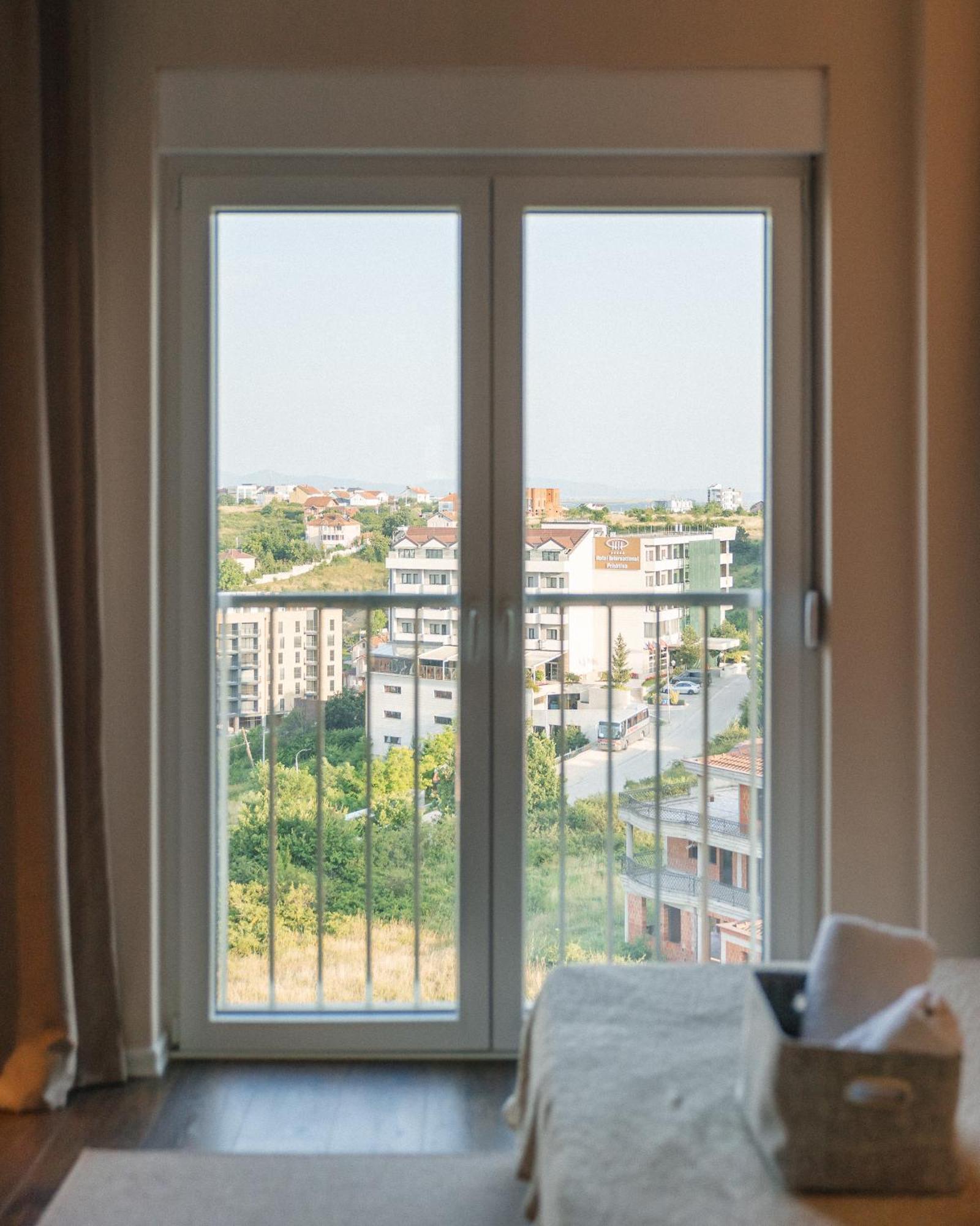 Etern Apart Hotel Pristina Eksteriør bilde