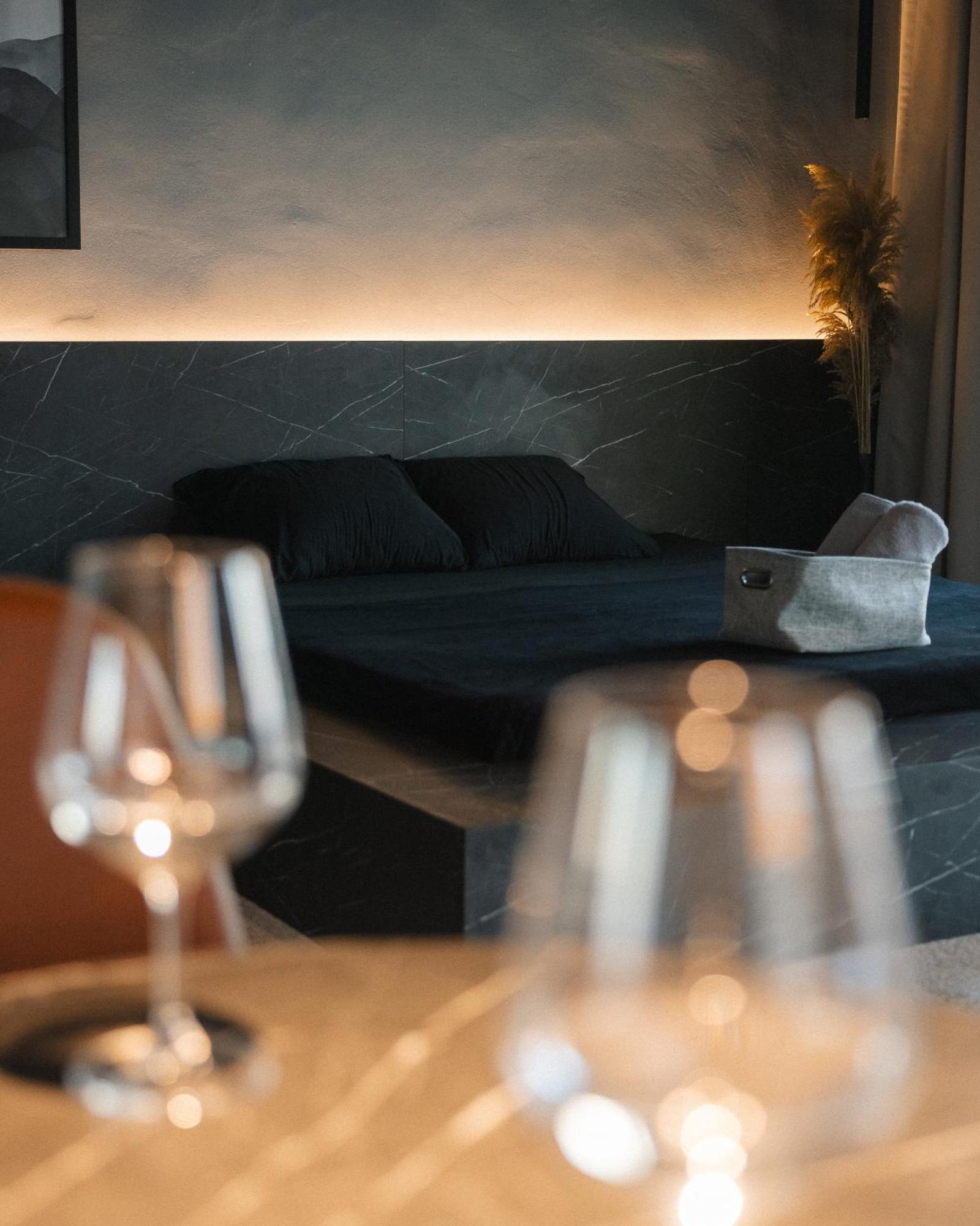 Etern Apart Hotel Pristina Eksteriør bilde