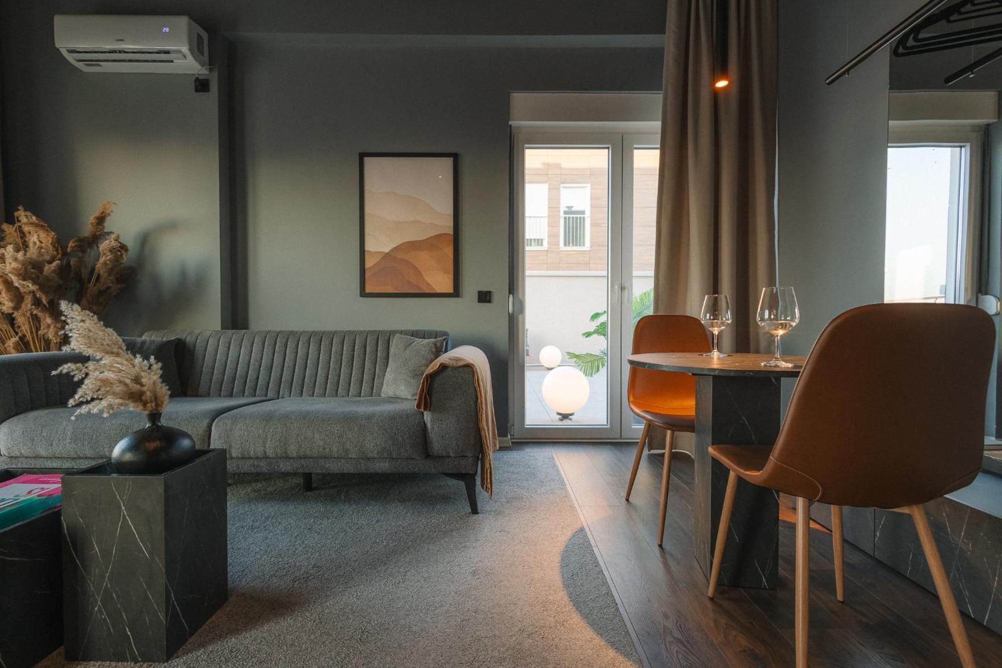 Etern Apart Hotel Pristina Eksteriør bilde